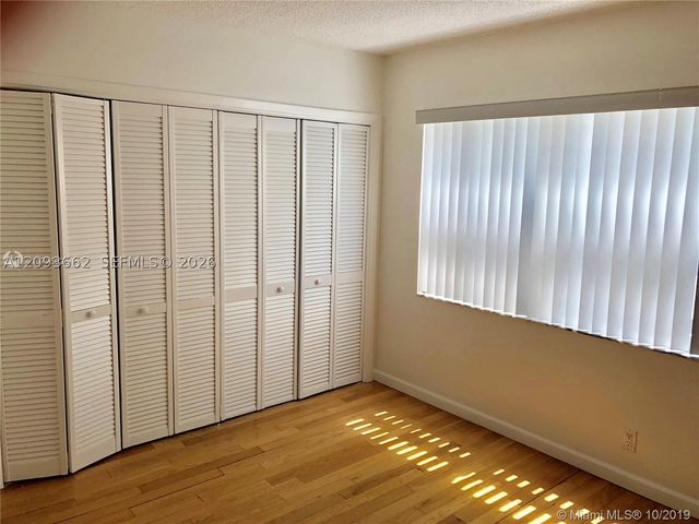 121 Golden Isles Dr 407, Hallandale Beach, FL 33009