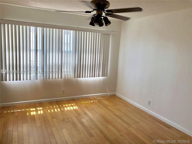 121 Golden Isles Dr 407, Hallandale Beach, FL 33009