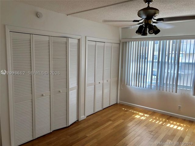121 Golden Isles Dr 407, Hallandale Beach, FL 33009