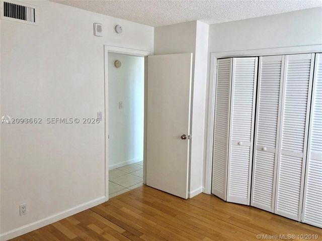 121 Golden Isles Dr 407, Hallandale Beach, FL 33009