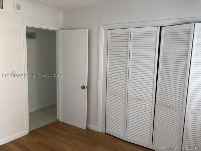 121 Golden Isles Dr 407, Hallandale Beach, FL 33009