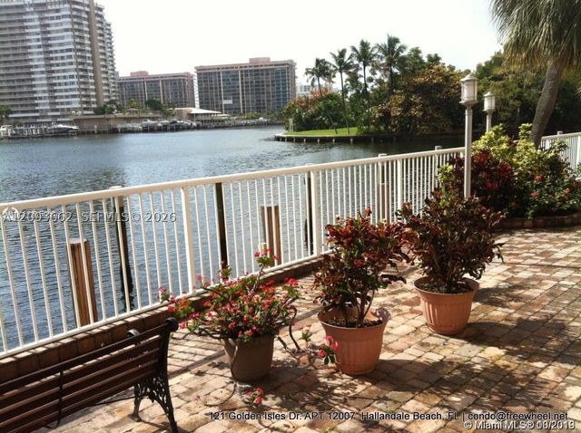 121 Golden Isles Dr 407, Hallandale Beach, FL 33009