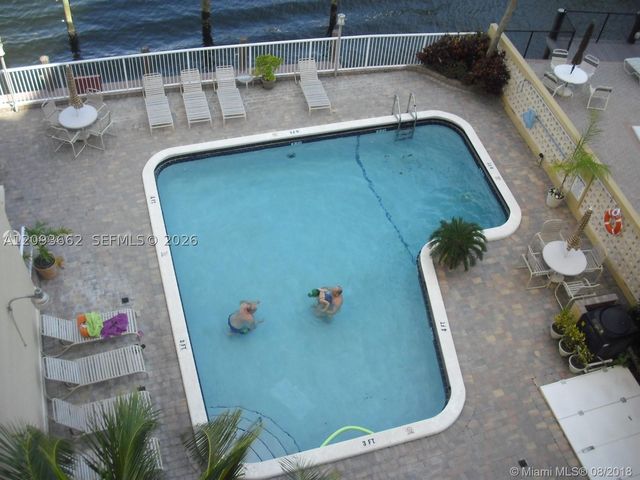 121 Golden Isles Dr 407, Hallandale Beach, FL 33009