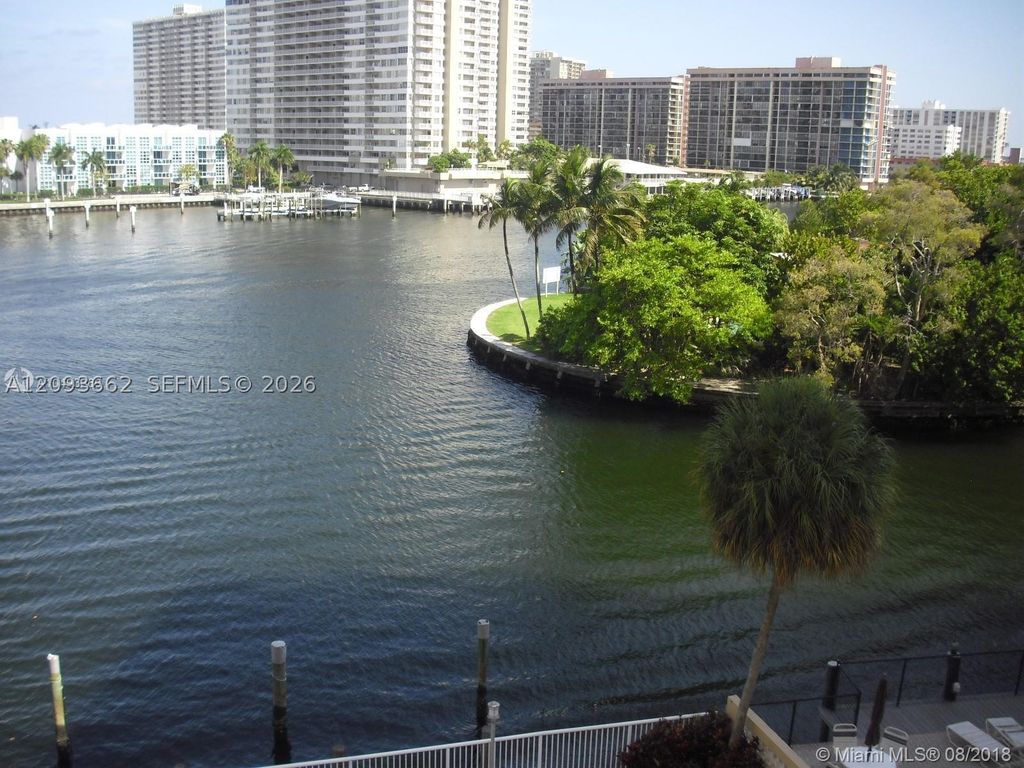 121 Golden Isles Dr 407, Hallandale Beach, FL 33009
