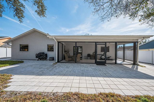 1533 FOXCROFT DRIVE W, Palm Harbor, FL 34683