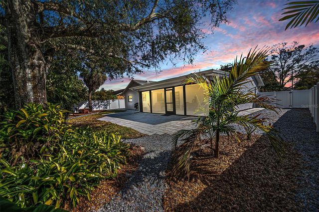 1533 FOXCROFT DRIVE W, Palm Harbor, FL 34683