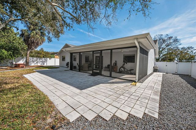 1533 FOXCROFT DRIVE W, Palm Harbor, FL 34683