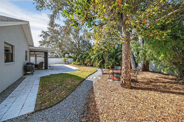 1533 FOXCROFT DRIVE W, Palm Harbor, FL 34683