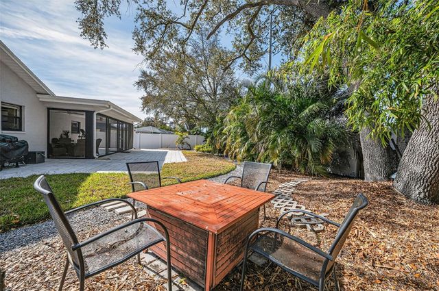 1533 FOXCROFT DRIVE W, Palm Harbor, FL 34683