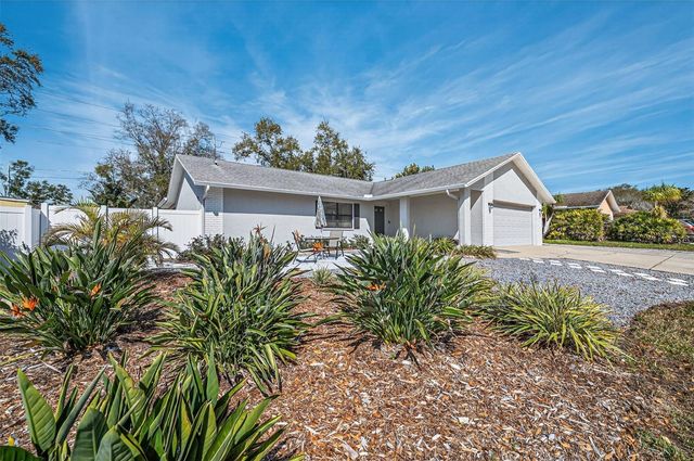 1533 FOXCROFT DRIVE W, Palm Harbor, FL 34683