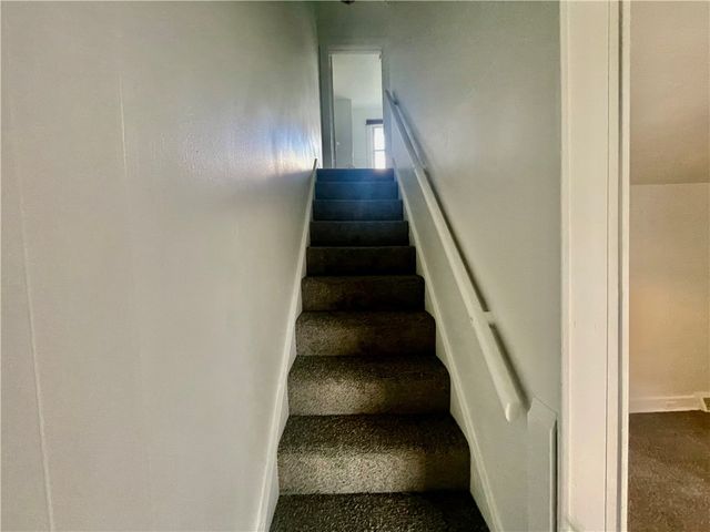 425 Mount Vernon, Coraopolis, PA 15108