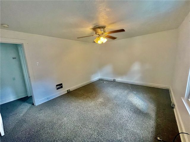 425 Mount Vernon, Coraopolis, PA 15108