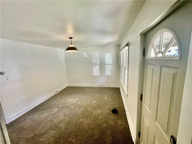 425 Mount Vernon, Coraopolis, PA 15108