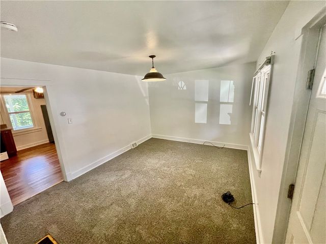 425 Mount Vernon, Coraopolis, PA 15108