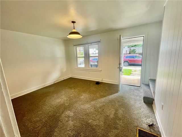 425 Mount Vernon, Coraopolis, PA 15108