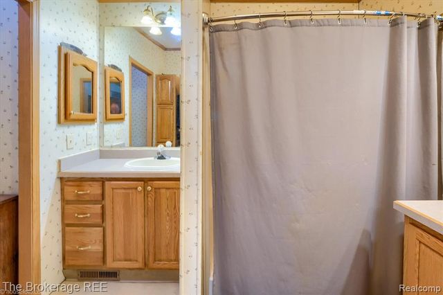 8247 N Center Road, Mount Morris, MI 48458