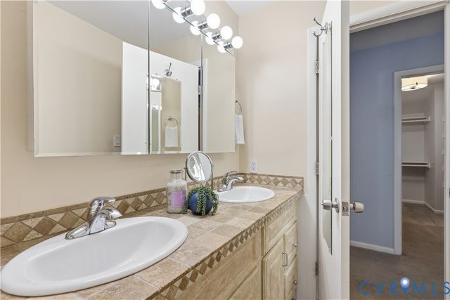 13622 Winterberry Rdg, Midlothian, VA 23112