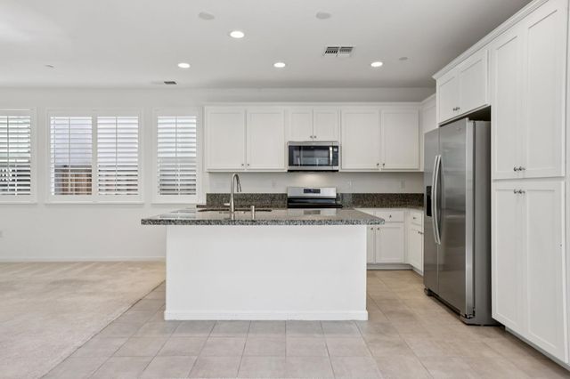 1545 Marina Dr, Lathrop, CA 95330