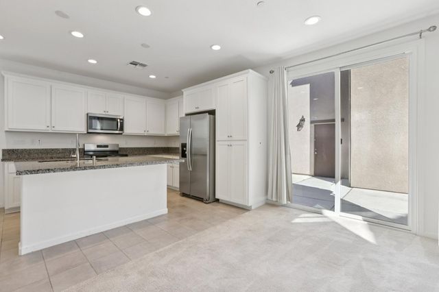 1545 Marina Dr, Lathrop, CA 95330