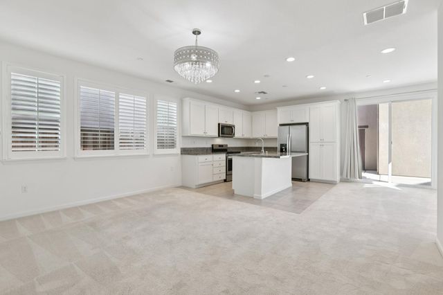 1545 Marina Dr, Lathrop, CA 95330