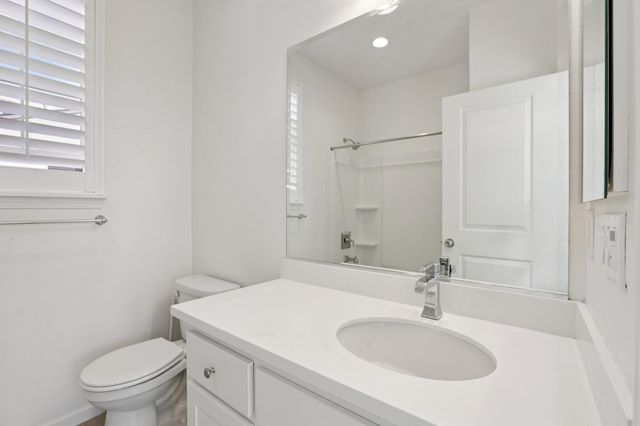 1545 Marina Dr, Lathrop, CA 95330