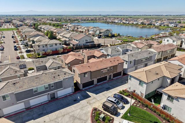 1545 Marina Dr, Lathrop, CA 95330