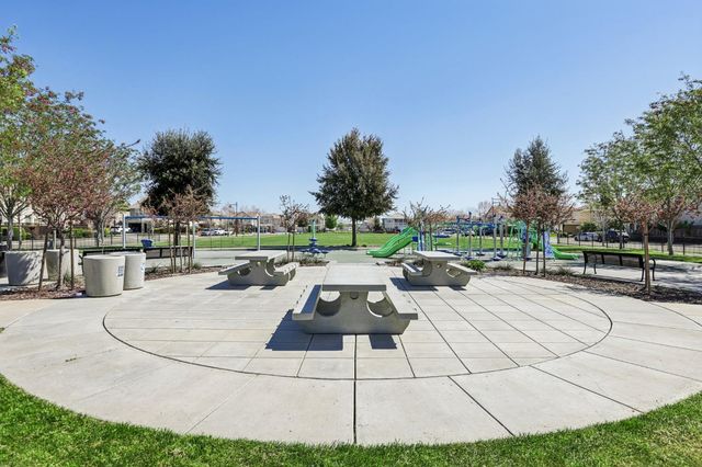 1545 Marina Dr, Lathrop, CA 95330