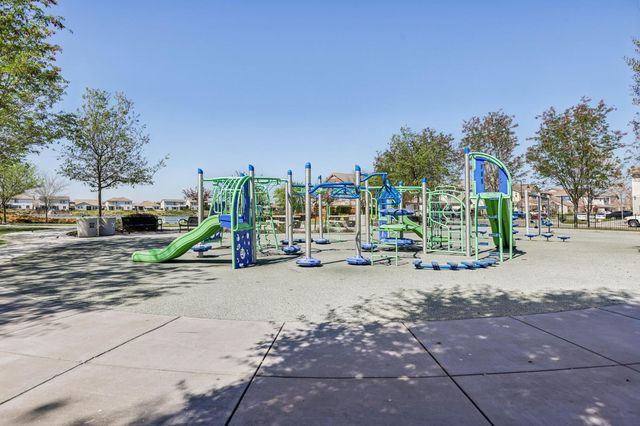 1545 Marina Dr, Lathrop, CA 95330