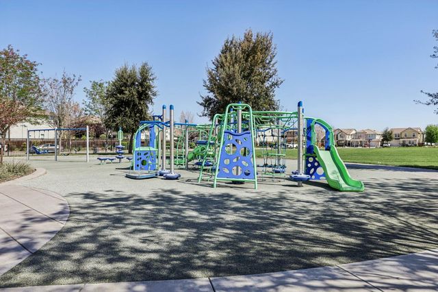 1545 Marina Dr, Lathrop, CA 95330