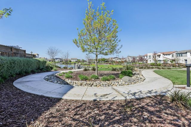 1545 Marina Dr, Lathrop, CA 95330