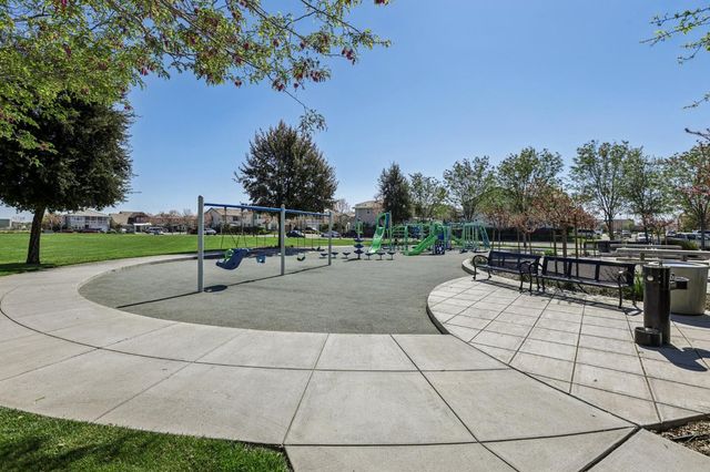 1545 Marina Dr, Lathrop, CA 95330