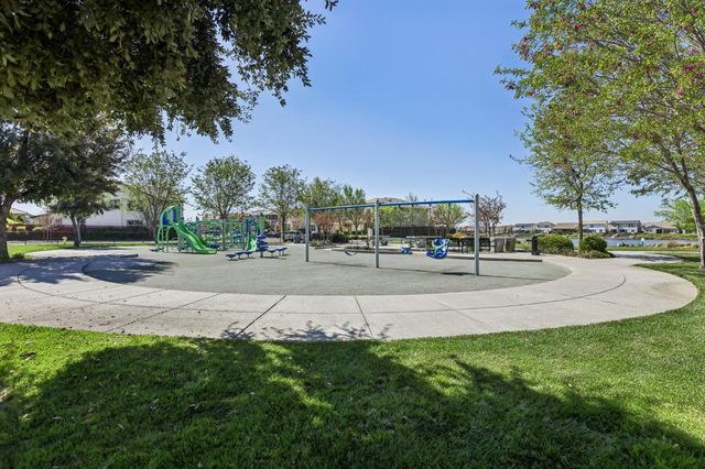 1545 Marina Dr, Lathrop, CA 95330