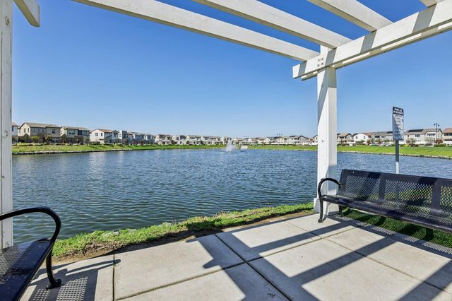 1545 Marina Dr, Lathrop, CA 95330