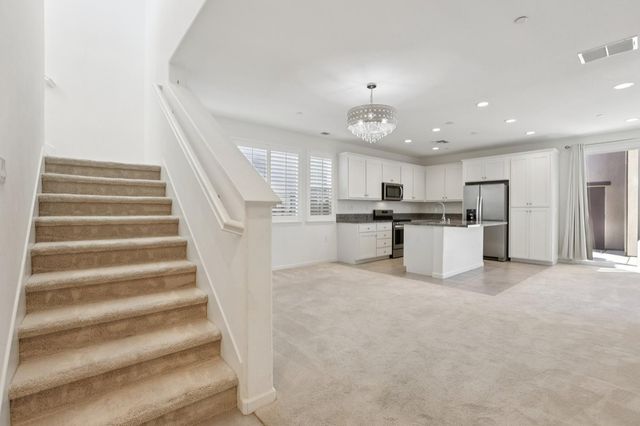 1545 Marina Dr, Lathrop, CA 95330