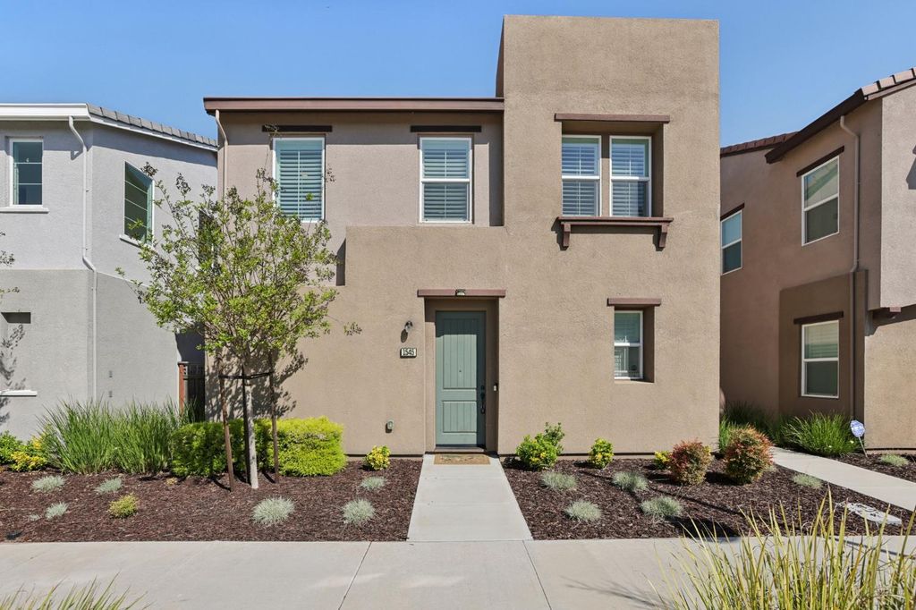 1545 Marina Dr, Lathrop, CA 95330