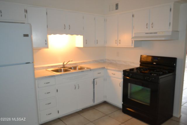 5739 E 26th Street, Tucson, AZ 85711