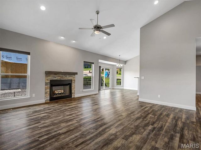 105 Ridgeview Oaks Drive, Washington, MO 63090