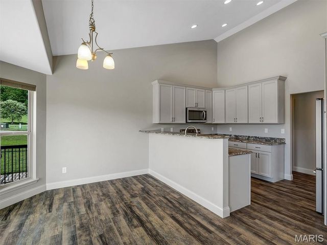 105 Ridgeview Oaks Drive, Washington, MO 63090