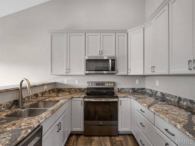 105 Ridgeview Oaks Drive, Washington, MO 63090