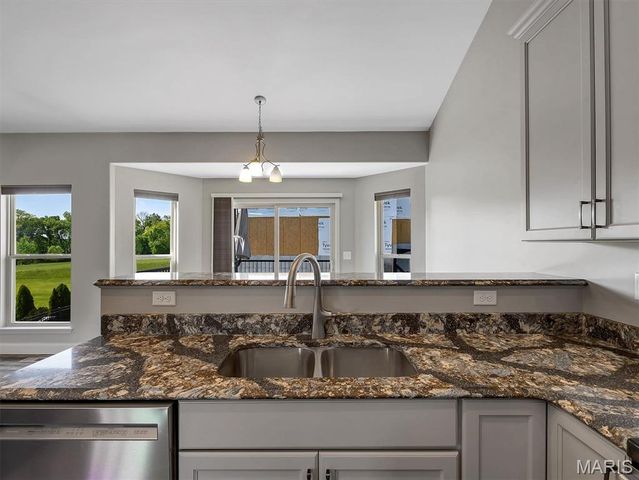 105 Ridgeview Oaks Drive, Washington, MO 63090