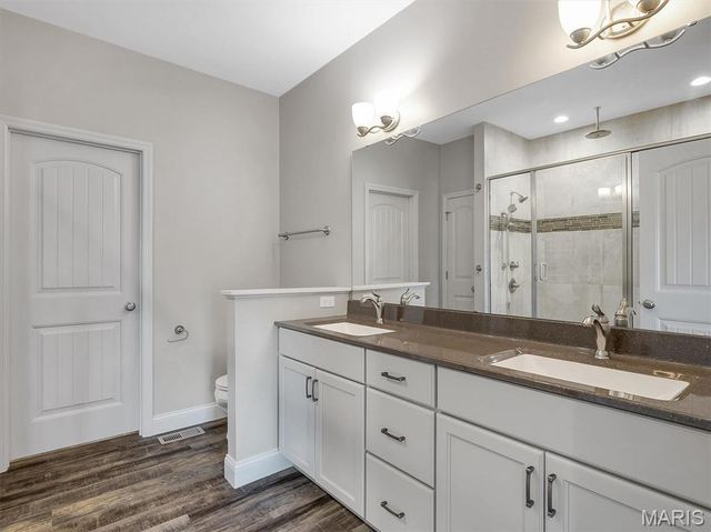 105 Ridgeview Oaks Drive, Washington, MO 63090