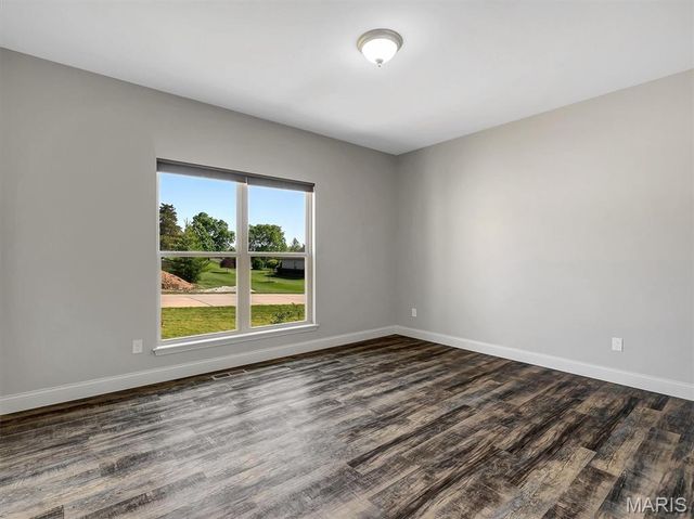 105 Ridgeview Oaks Drive, Washington, MO 63090