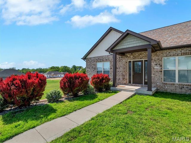 105 Ridgeview Oaks Drive, Washington, MO 63090