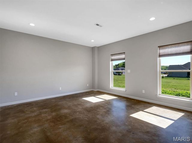 105 Ridgeview Oaks Drive, Washington, MO 63090