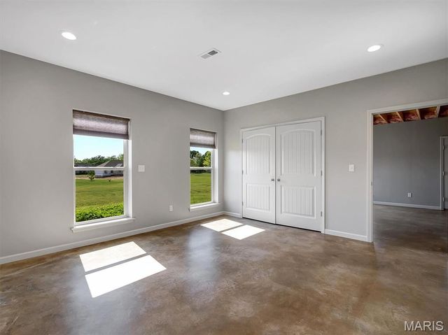 105 Ridgeview Oaks Drive, Washington, MO 63090