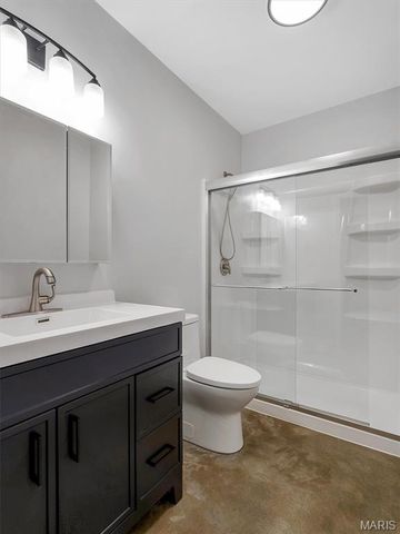 105 Ridgeview Oaks Drive, Washington, MO 63090