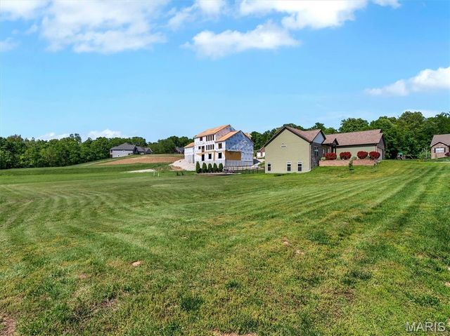 105 Ridgeview Oaks Drive, Washington, MO 63090