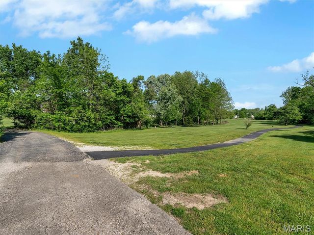 105 Ridgeview Oaks Drive, Washington, MO 63090