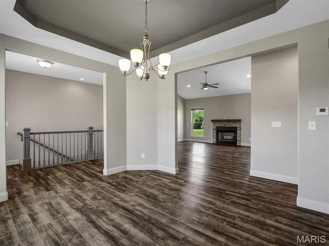 105 Ridgeview Oaks Drive, Washington, MO 63090