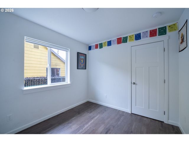 2213 10TH St, Tillamook, OR 97141